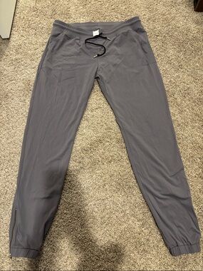 ZYIA Women’s Gray Jogger Pants w/ Drawstring Waist & zippers @ the bottom cuffs